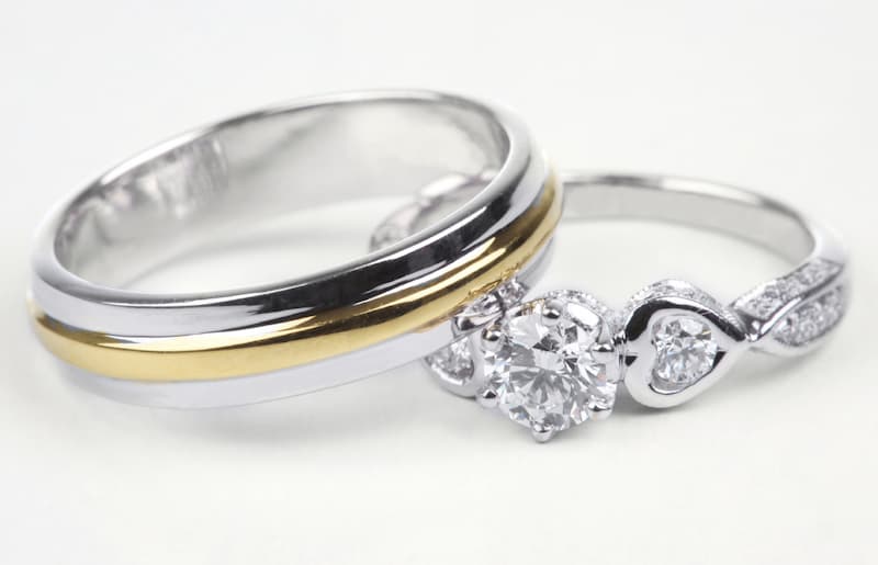 A diamond engagement ring