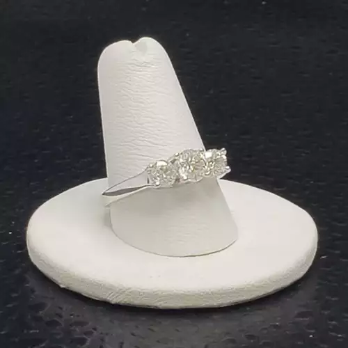 14K White Gold Ring w/ 1 ctw Natural Diamonds, 3-Stone Design, Sz 8.5 B18-4 (3)