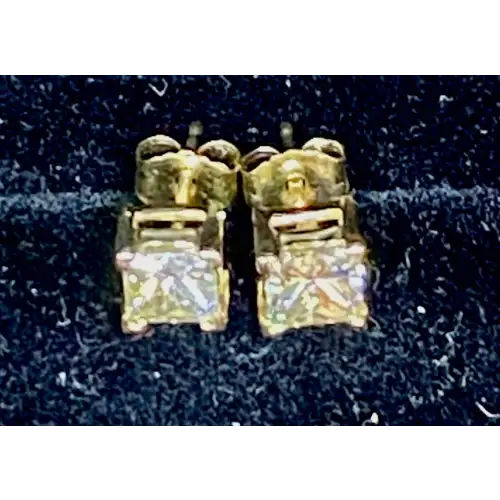 14K Yellow Gold Princess Cut Diamond Stud Earrings 1.0ctw. B5-1