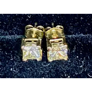 14K Yellow Gold Princess Cut Diamond Stud Earrings 1.0ctw. B5-1