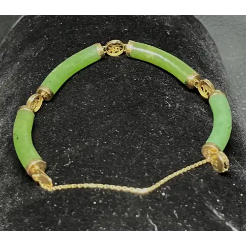 14K YG Vintage Curved Rounded Jade w/Chinese Symbol Link Bracelet. B8-5
