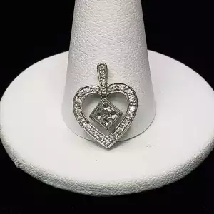 18K White Gold Pendulum Diamond Heart Pendant .33tcw S10BO12-7