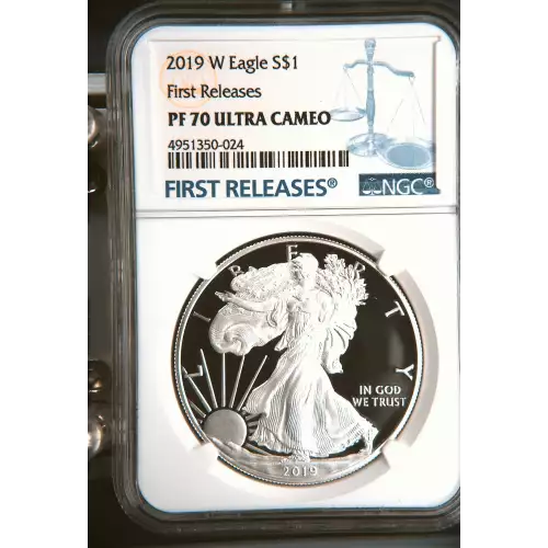 2019 W First Releases ULTRA CAMEO (2)