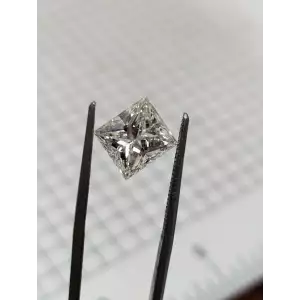 Unique Diamond (2)